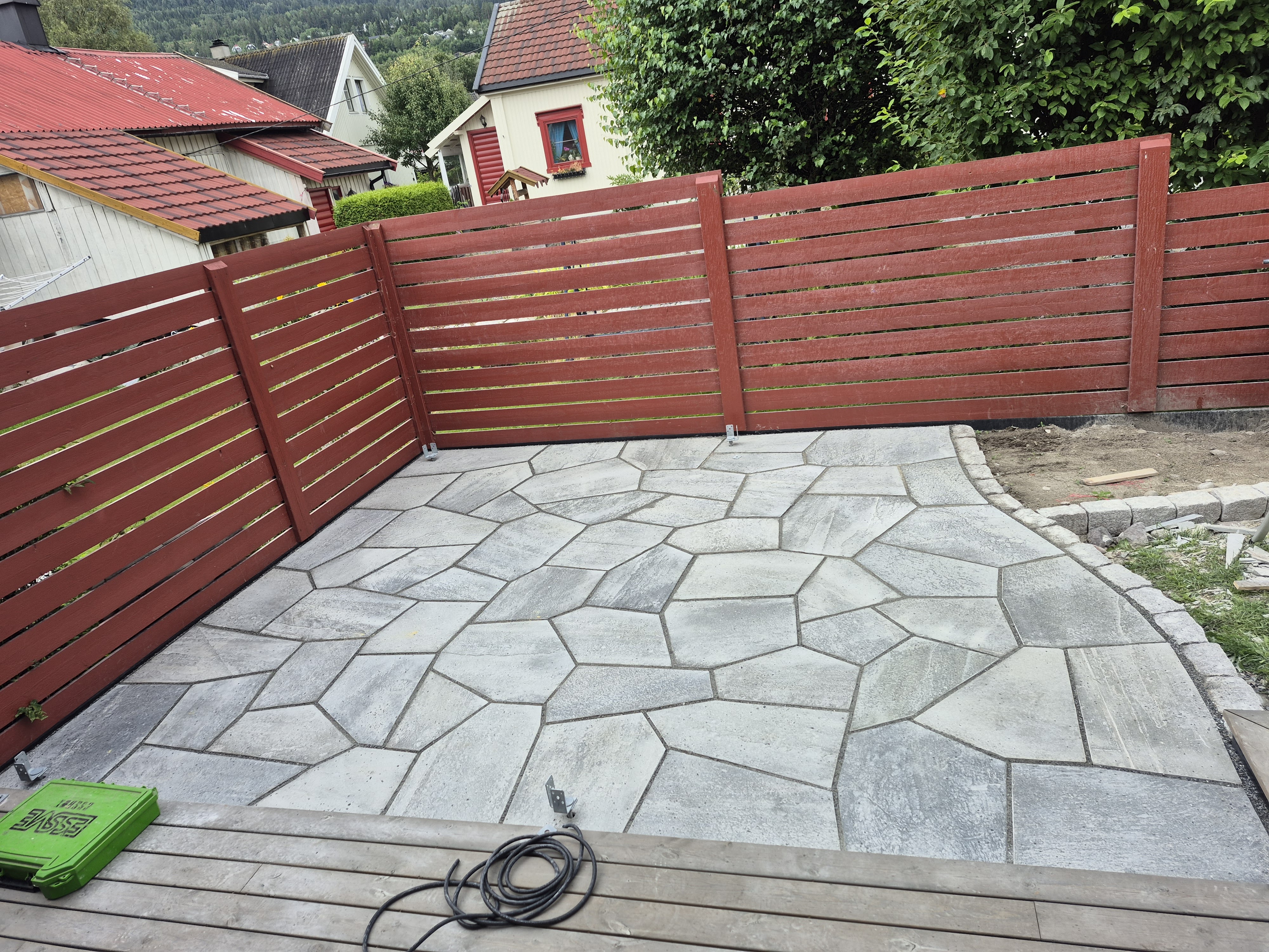 Detaljbilde av skiferplatting med elegante detaljer